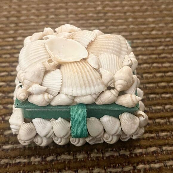Green and White Seashell Accent Decor - Picture 1 of 5